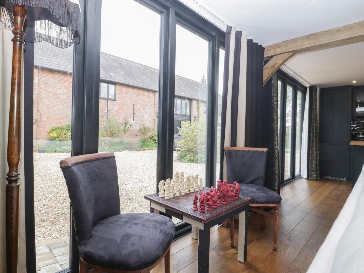 The Courtyard - Hilltop Barn Blandford Forum Exterior photo